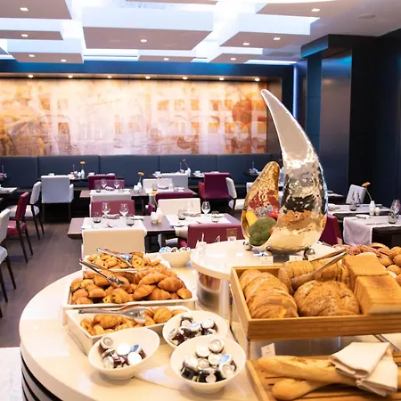 Отель Le Royal & 5*