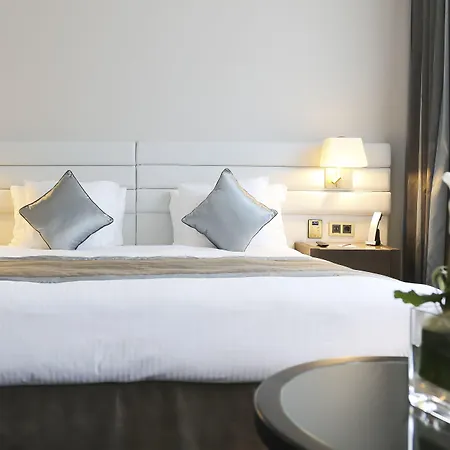 Отель Le Royal & 5*