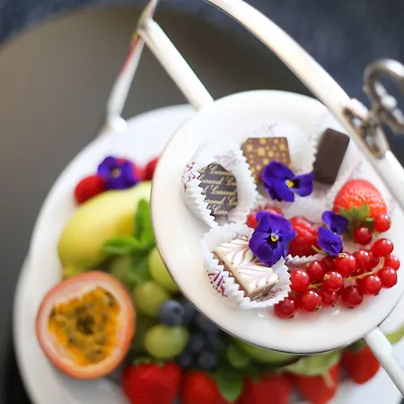 Отель Le Royal & 5*