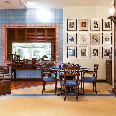 Le Royal & Отель